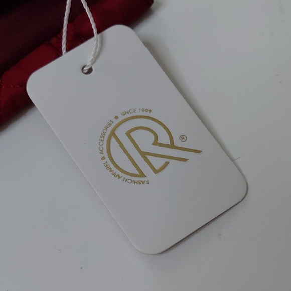 Burgundy Quilted Gloves - Picture 7 of 7